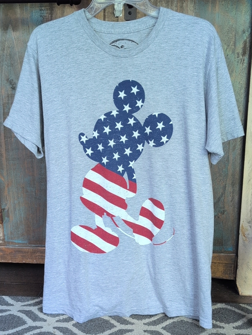 Disney Gray Mickey Mouse T-Shirt American Flag Silhouette - Men's Large
